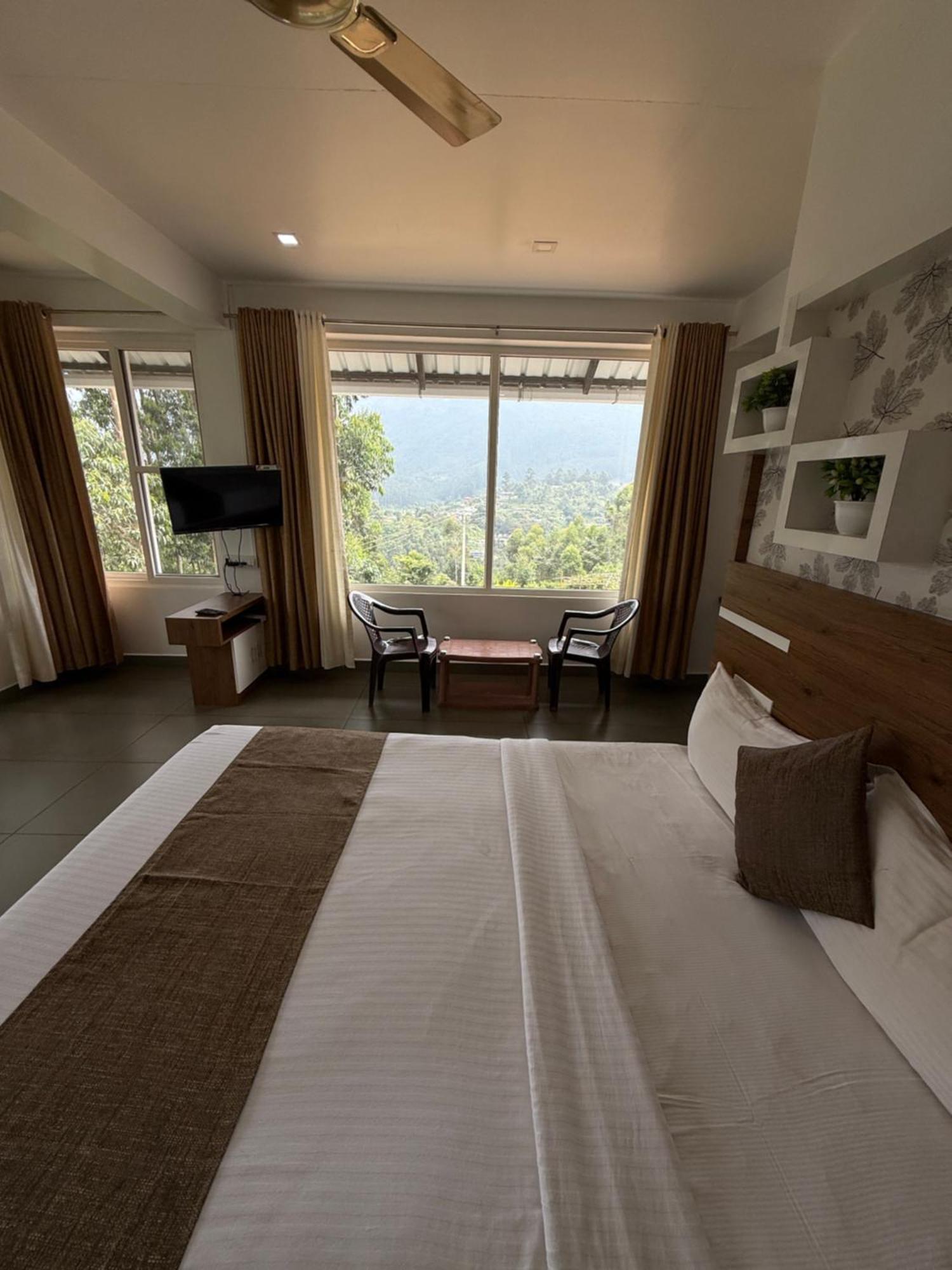 Honey Rock Hotel Kanthalloor Buitenkant foto