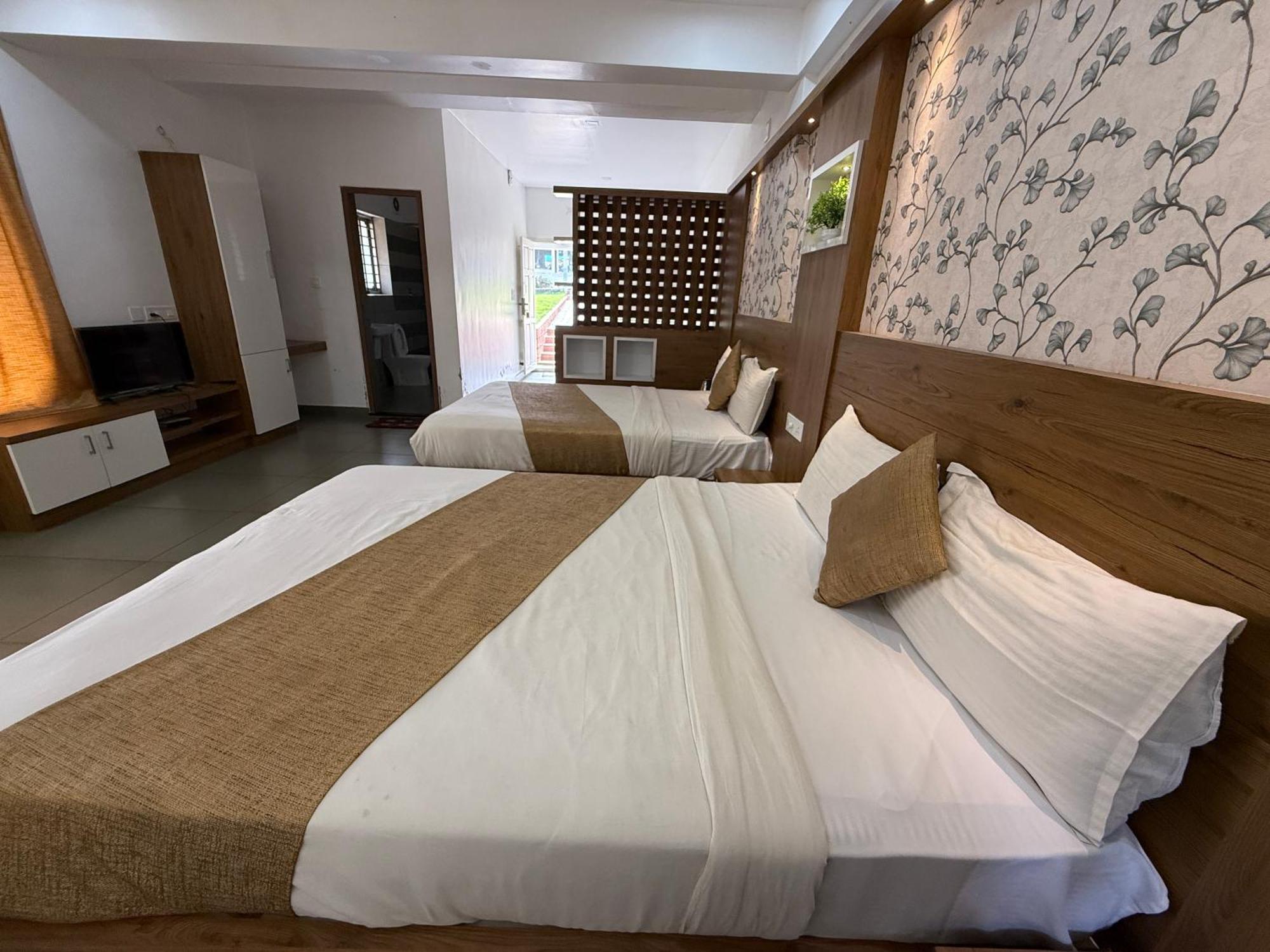 Honey Rock Hotel Kanthalloor Buitenkant foto