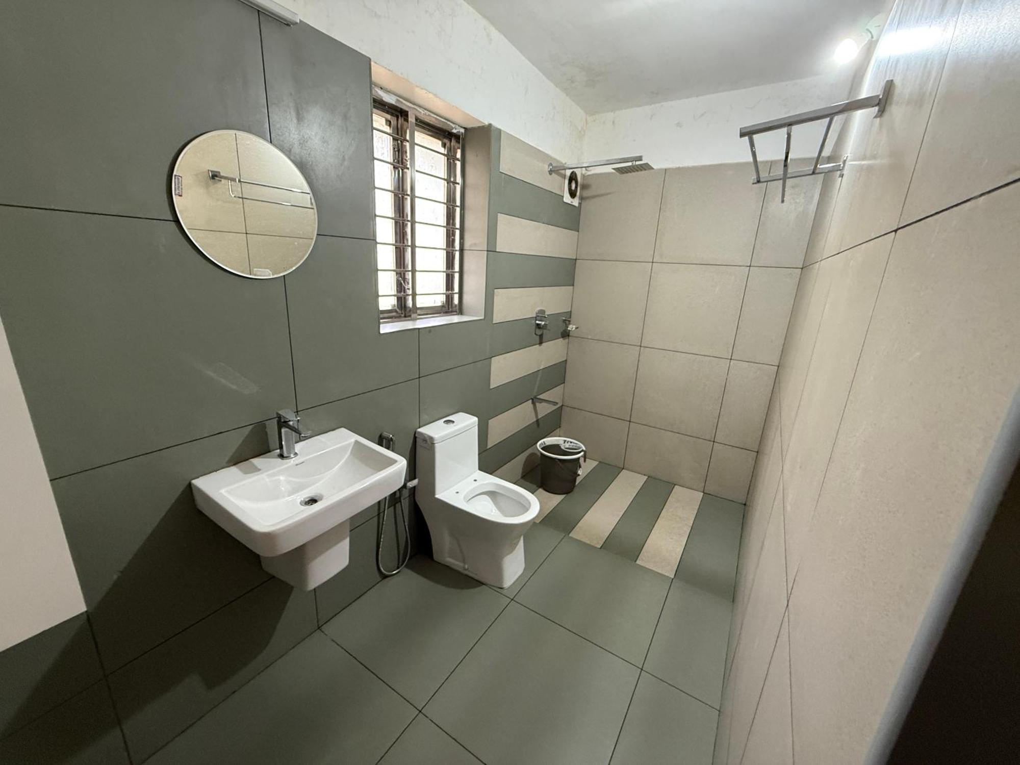 Honey Rock Hotel Kanthalloor Buitenkant foto