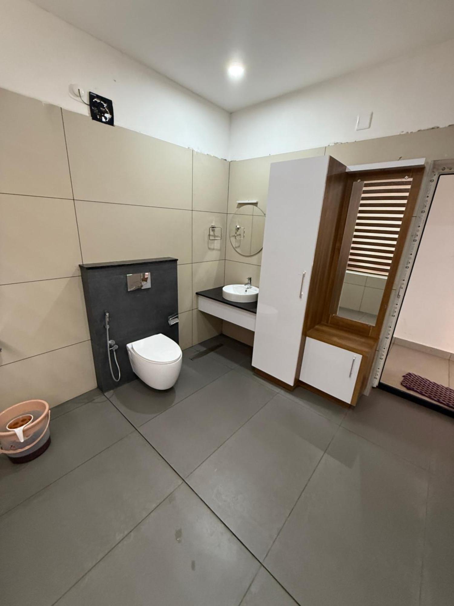Honey Rock Hotel Kanthalloor Buitenkant foto